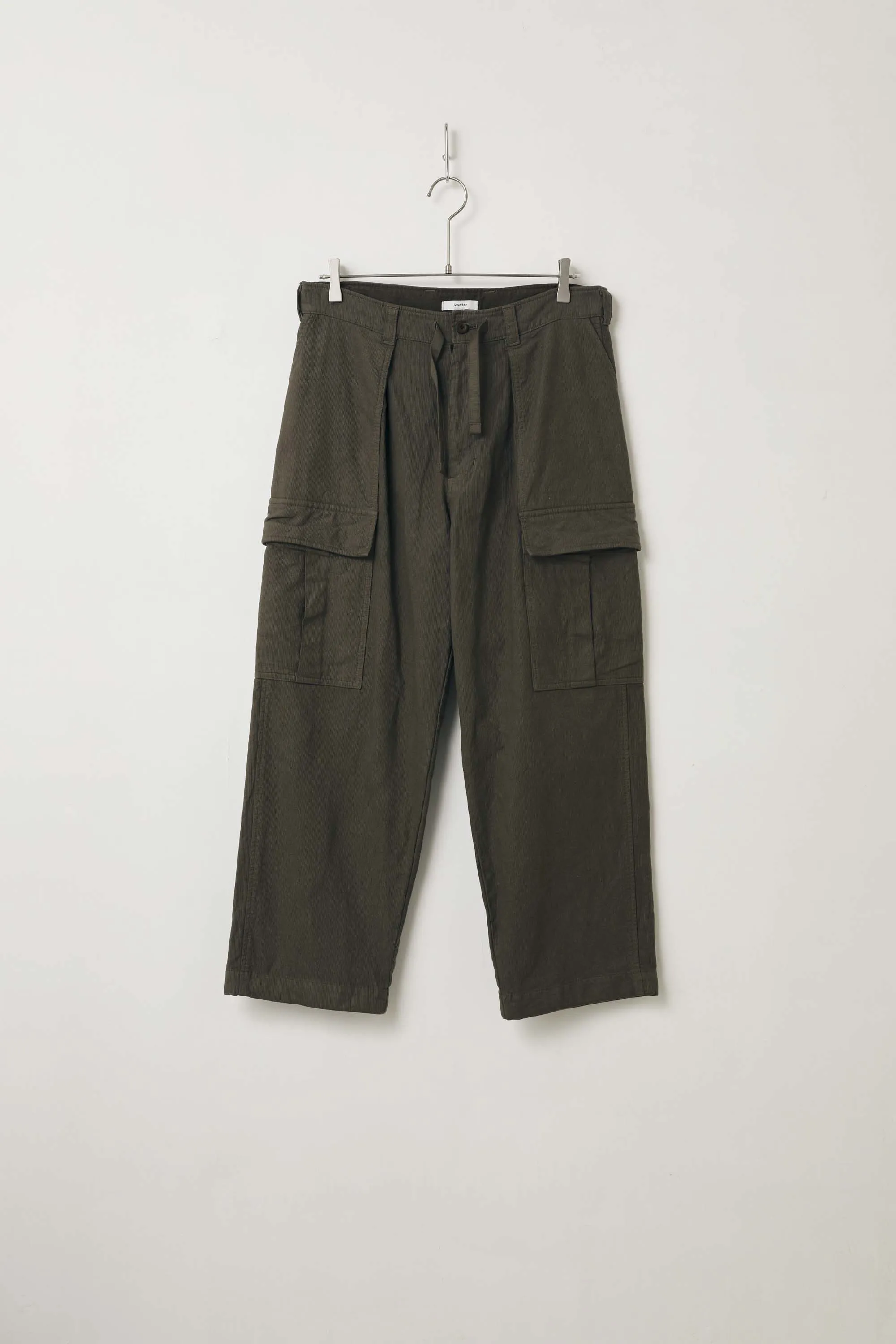 kontor / CORDED YARN CARGO PANTS